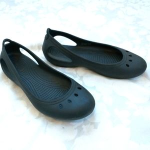 LAST CHANCE Crocs Kadee Black Flats